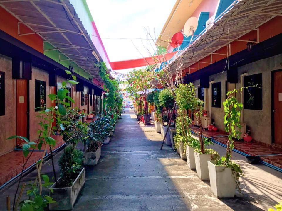 Winny Apartment Rayong Exterior foto